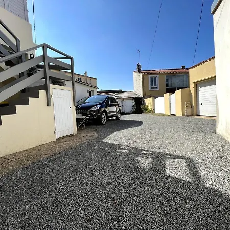 Holiday home Chaleureux Logement-centre Ville-proche Gare-plage *